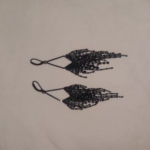 Vintage black excellent condition earrings